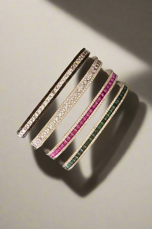 10 Ways to Sparkle with the Curvely bracelet