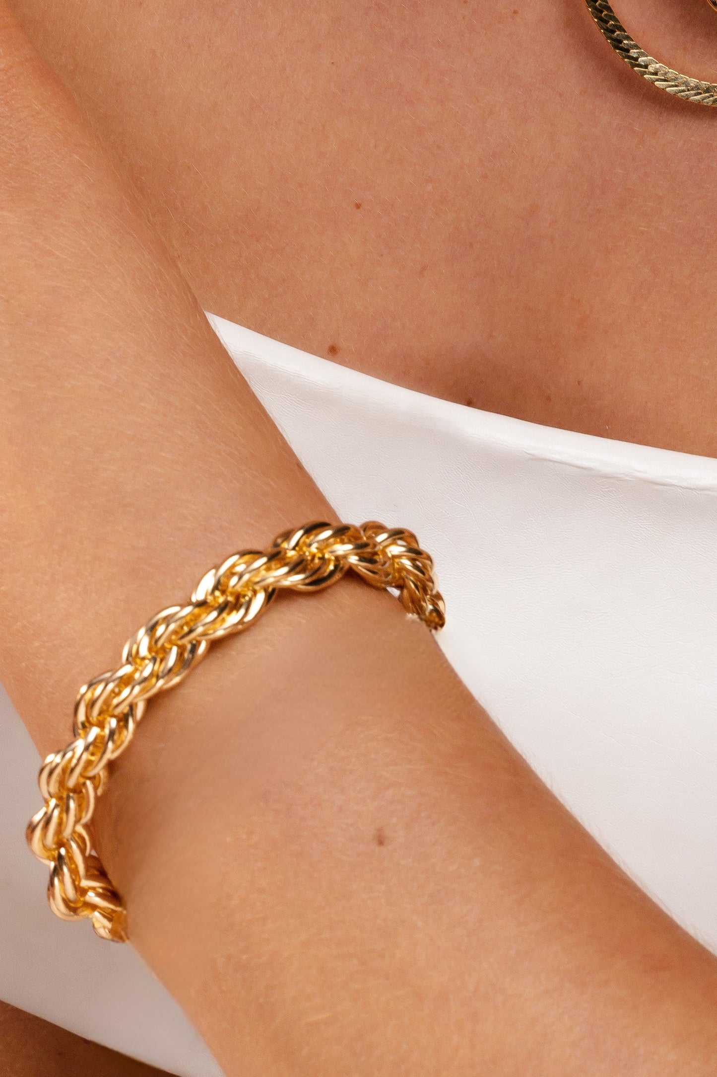 Golden Twist-Up